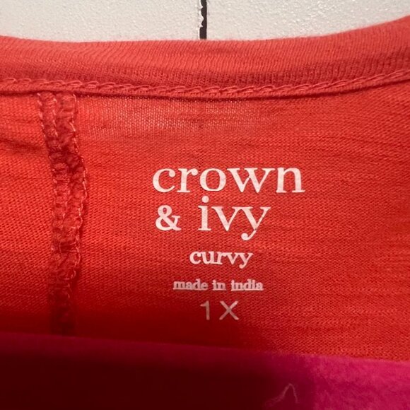Crown & Ivy Women''s top - Picture 2 of 2